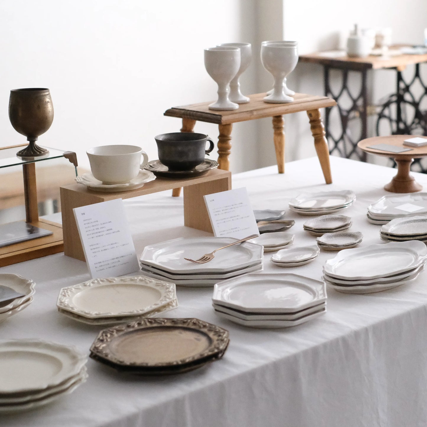 4月3日(金)21:00より心日和さんと雪窯さんの作品のオンライン販売が始まります