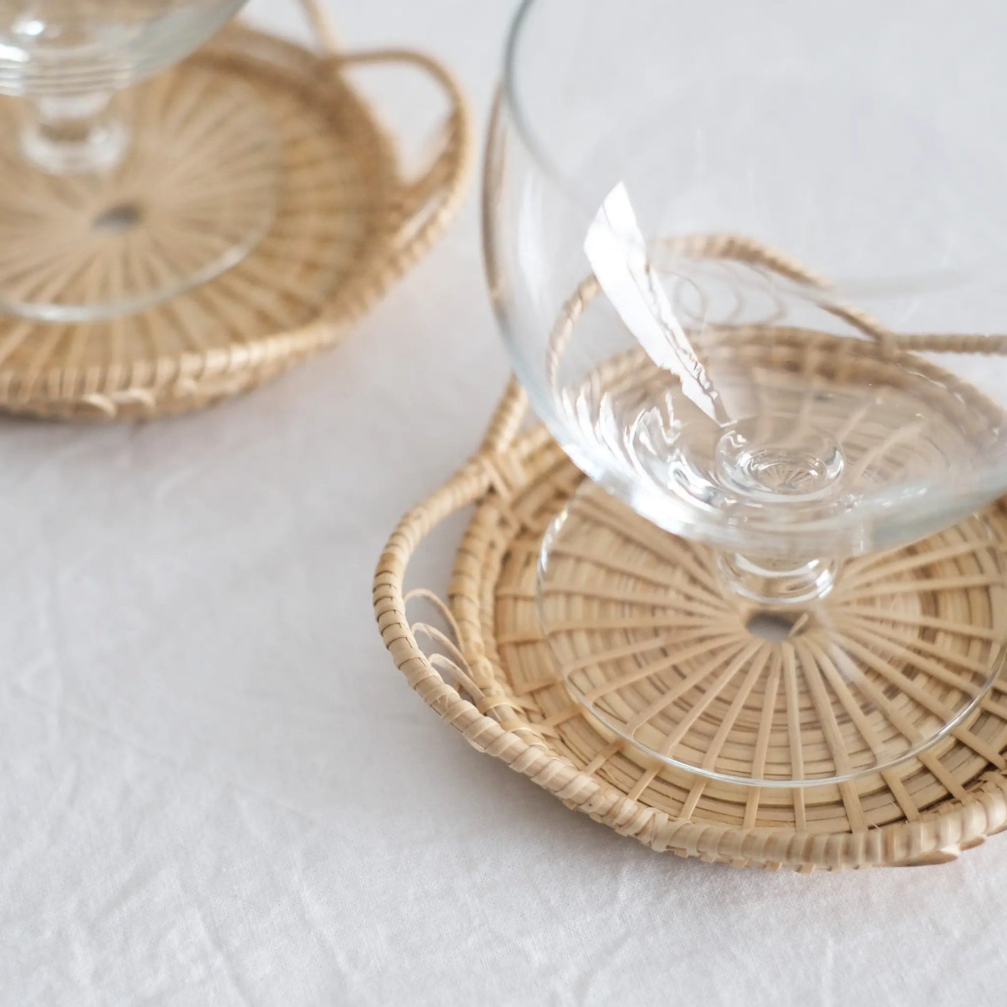 
                  
                    Flower Coaster Rattan
                  
                