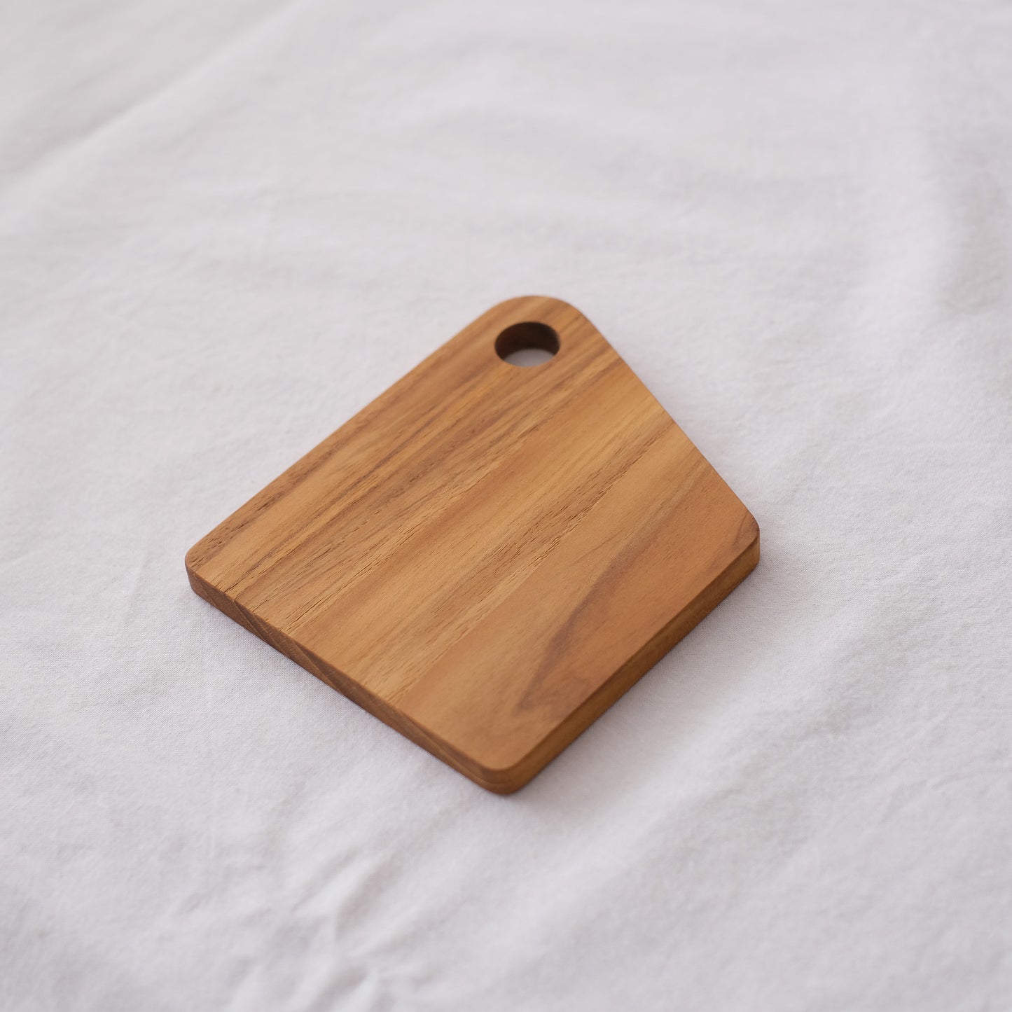 
                  
                    Cutting board(B)
                  
                