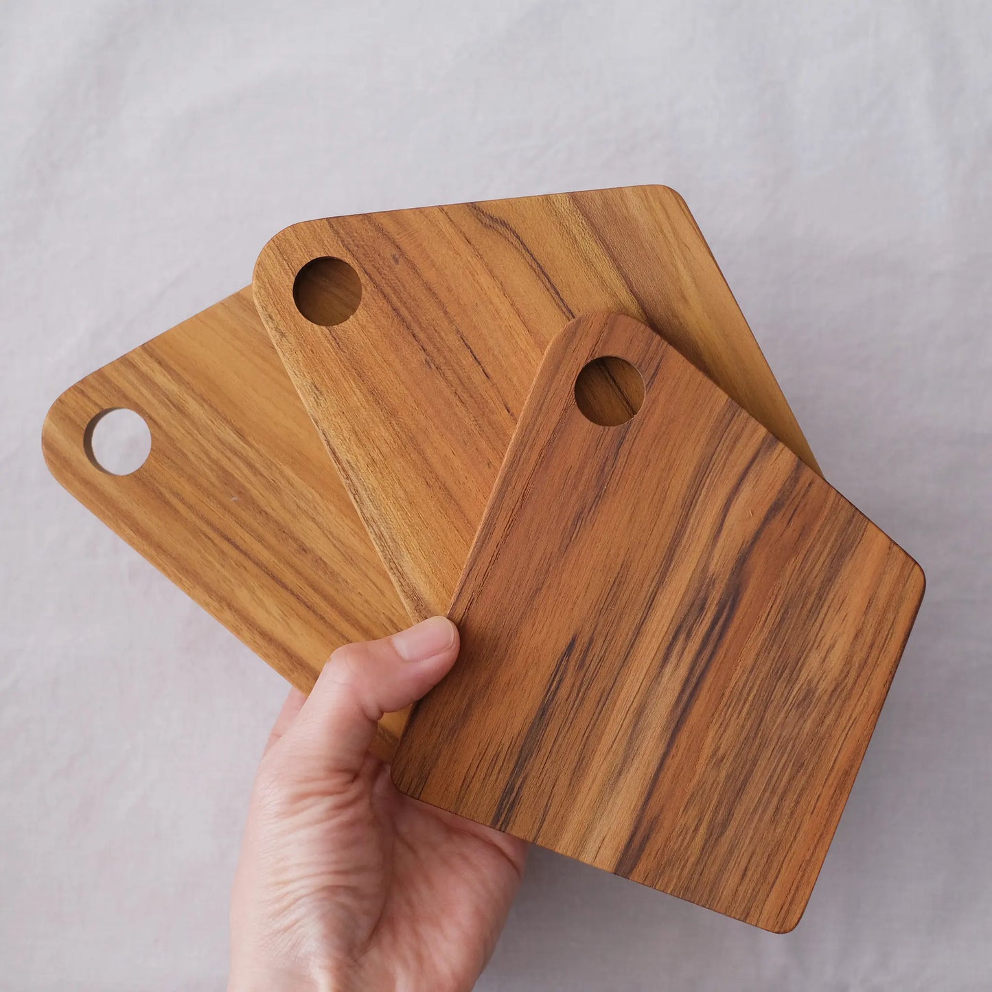 
                  
                    Cutting board(B)
                  
                