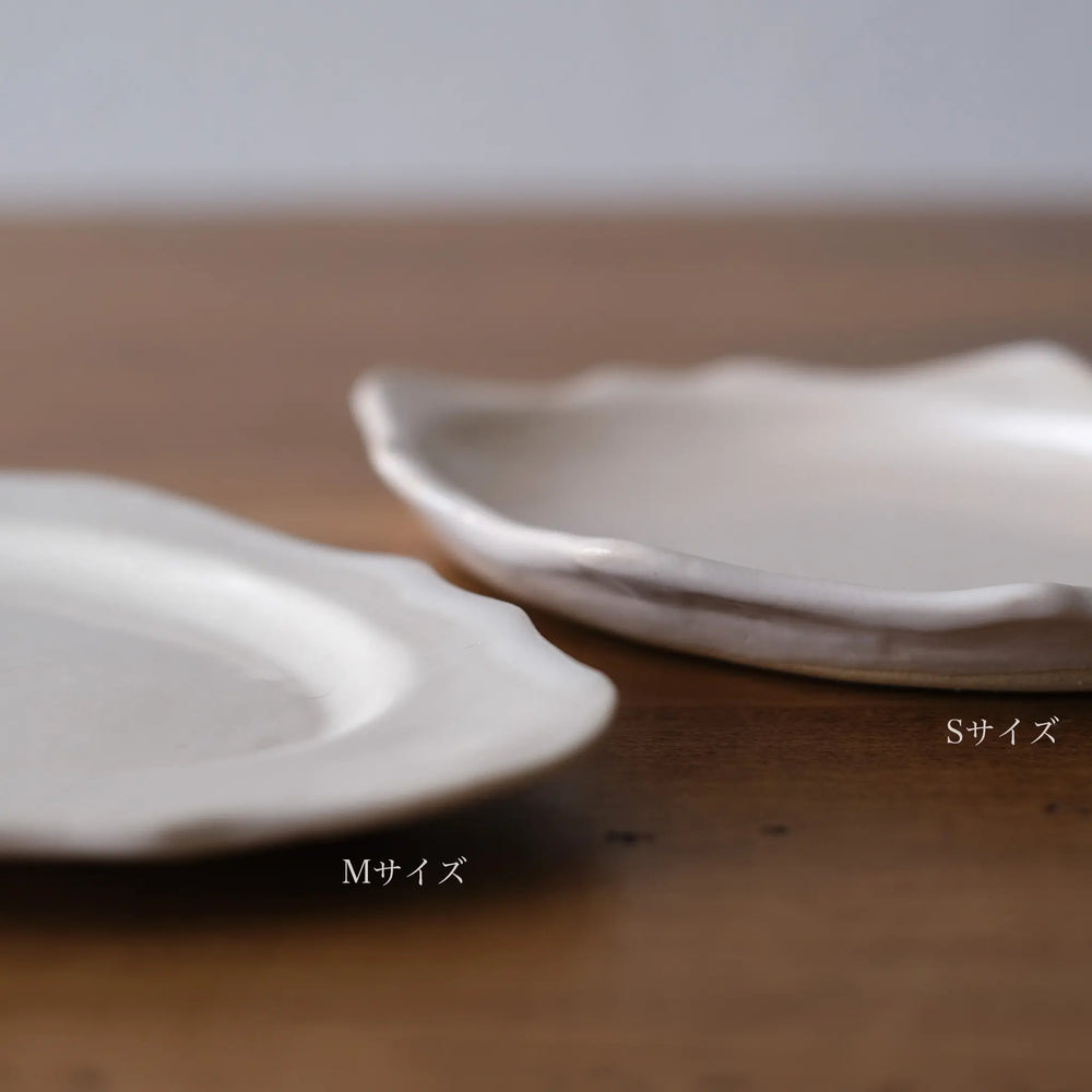 華リムプレート S 白|陶芸家 心日和【コノヒノ道具店】 華リムプレート S 白|陶芸家 心日和【コノヒノ道具店】