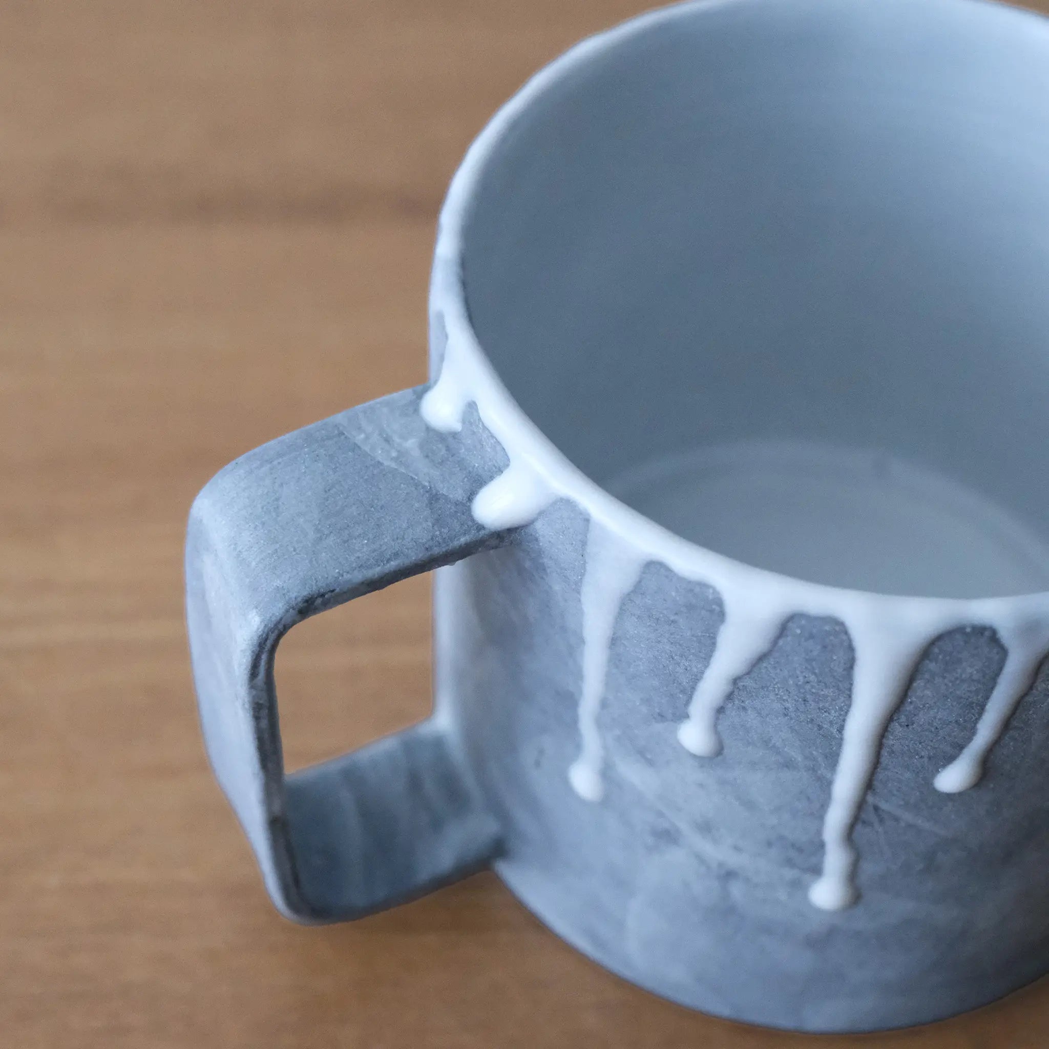 ドロップマグカップ グレー｜陶芸家 心日和【コノヒノ道具店】