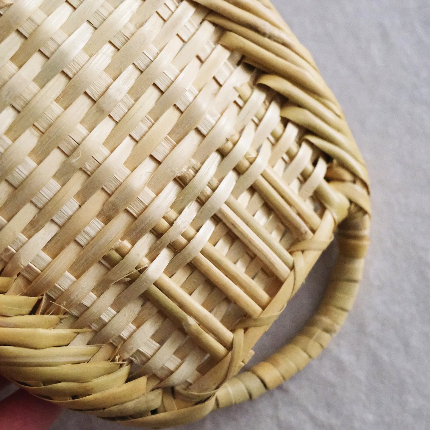 
                  
                    篠竹小判おしぼり入れ(岩手）
                  
                