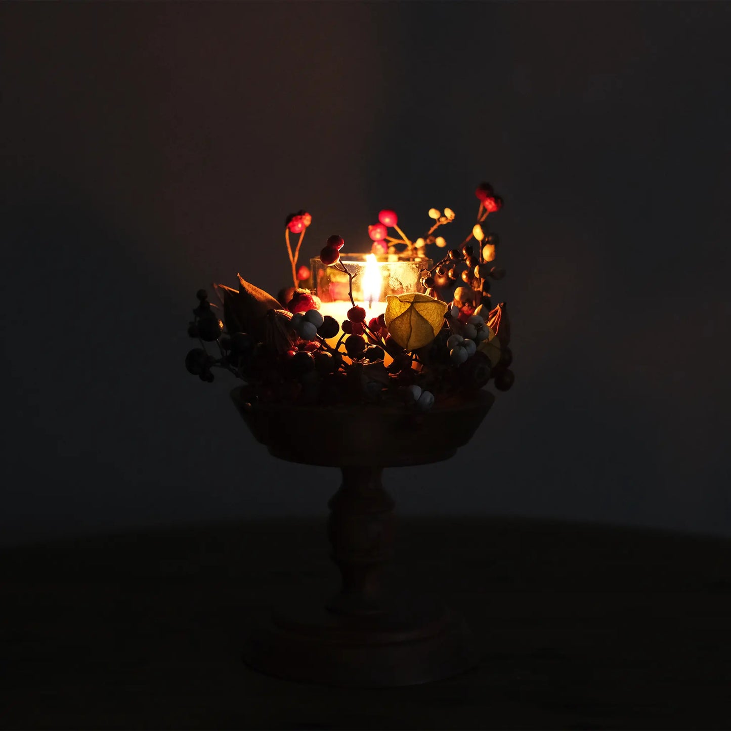 
                  
                    木の実のキャンドルリース (S)
                  
                