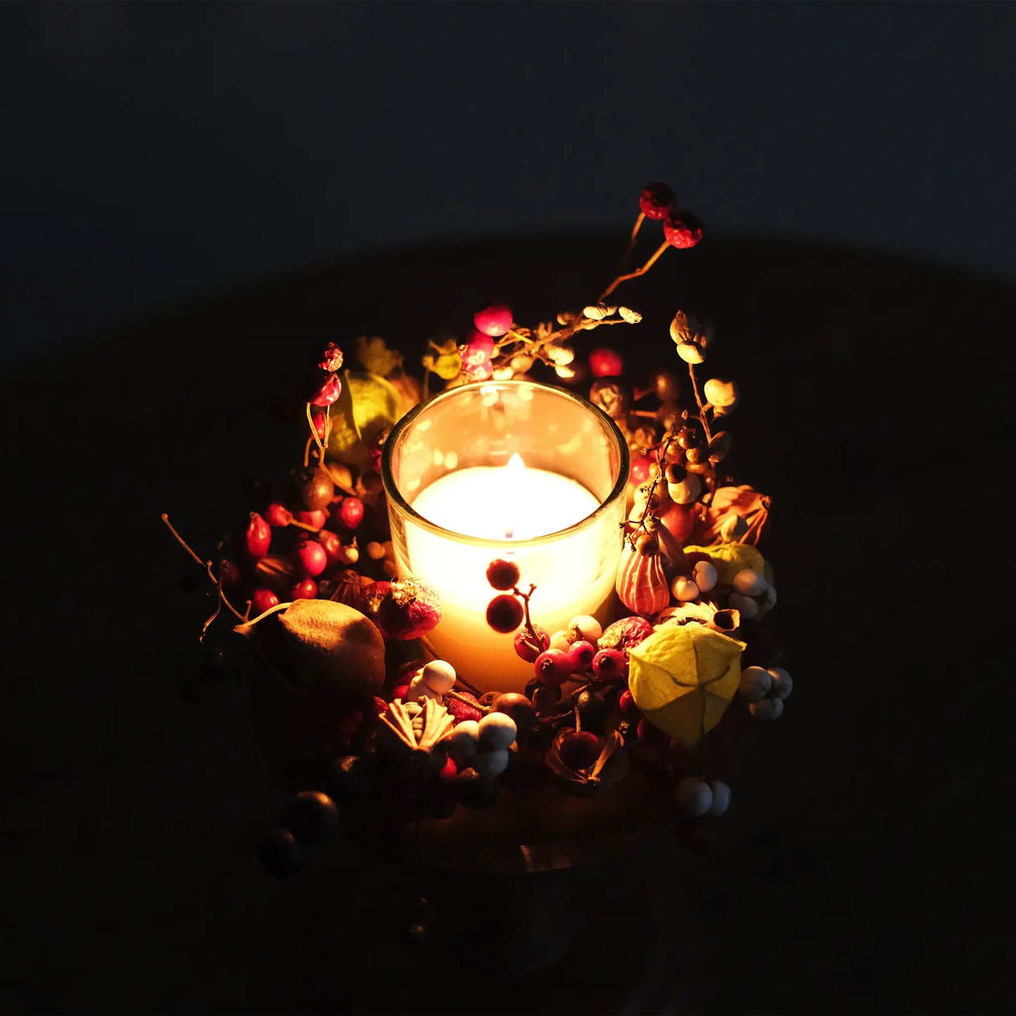 
                  
                    木の実のキャンドルリース (S)
                  
                