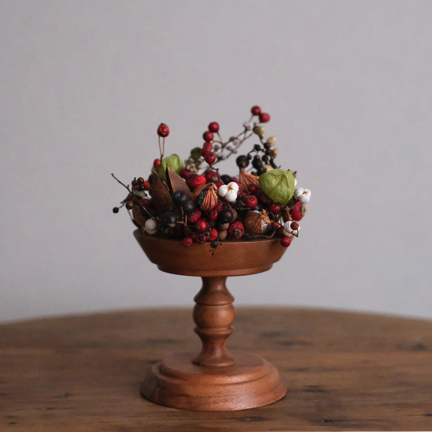 
                  
                    木の実のキャンドルリース (S)
                  
                