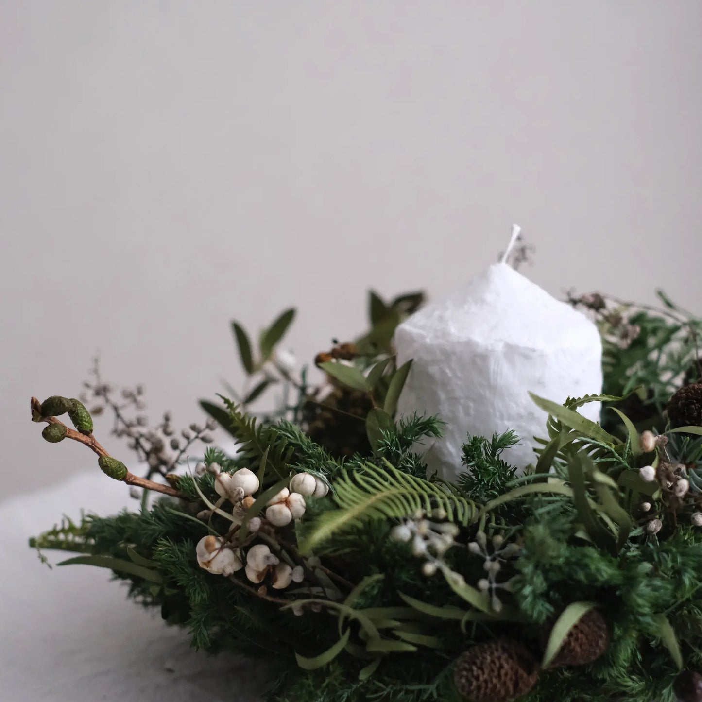 
                  
                    冬の緑のリース (L)
                  
                