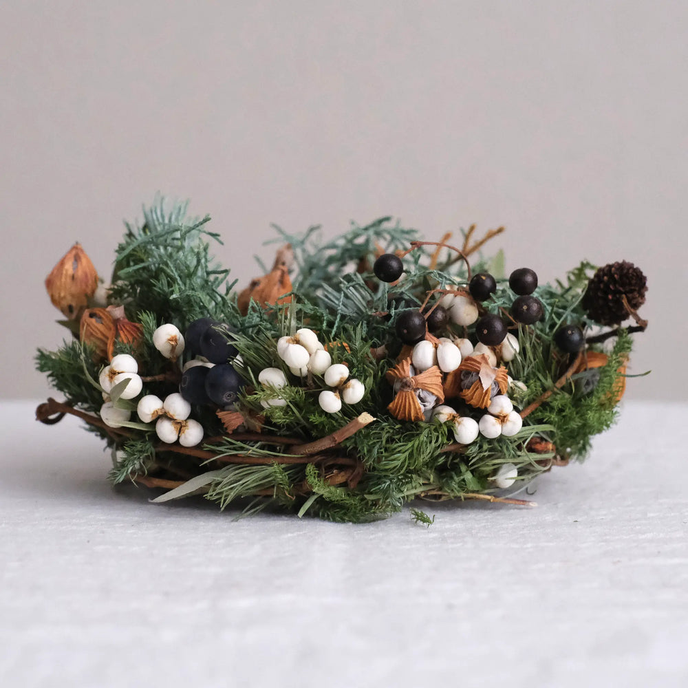 
                  
                    シルバーブルーのクリスマスリース (M)
                  
                