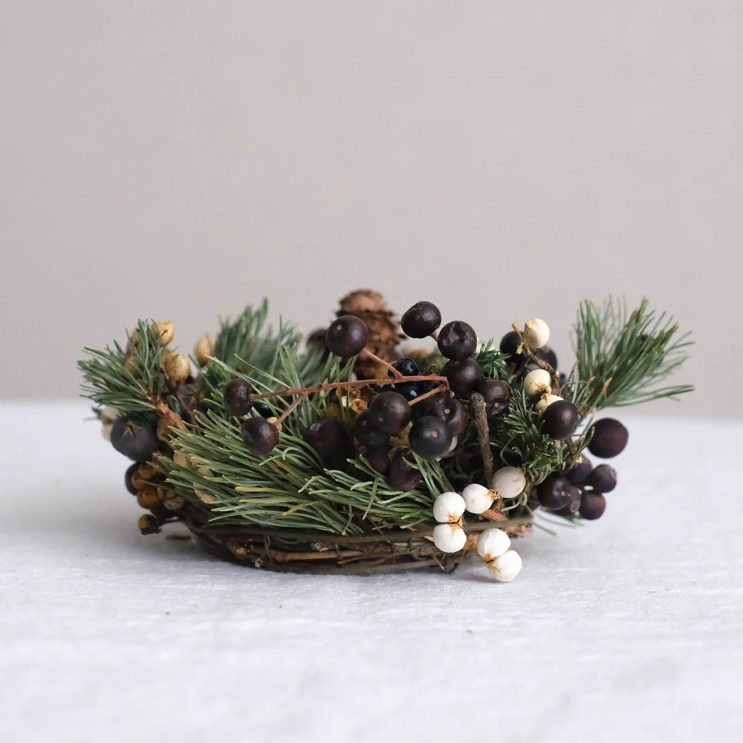 
                  
                    五葉松のリース (S)
                  
                