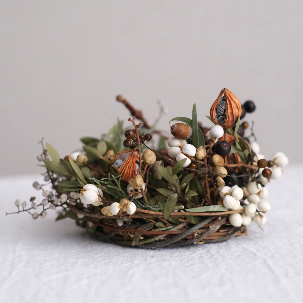 
                  
                    ナチュラルカラーのリース
                  
                