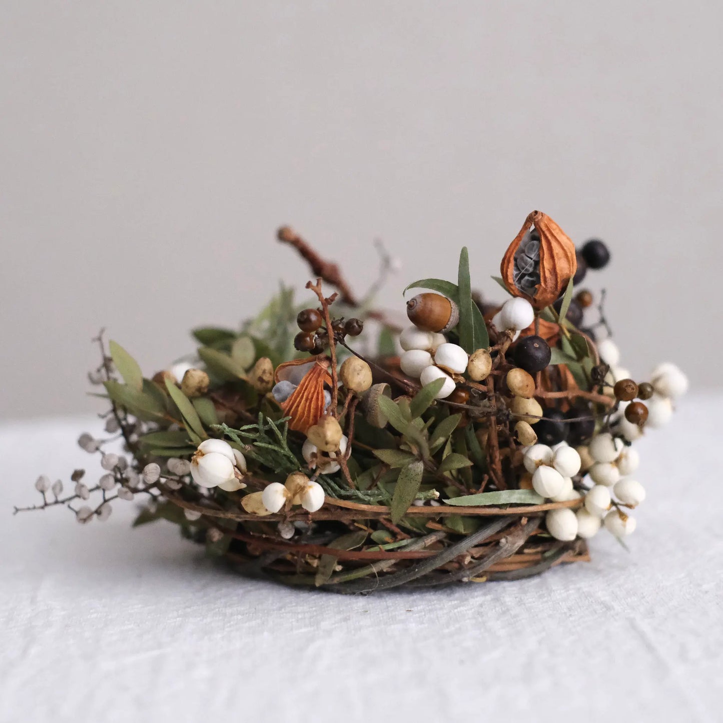 
                  
                    ナチュラルカラーのリース
                  
                