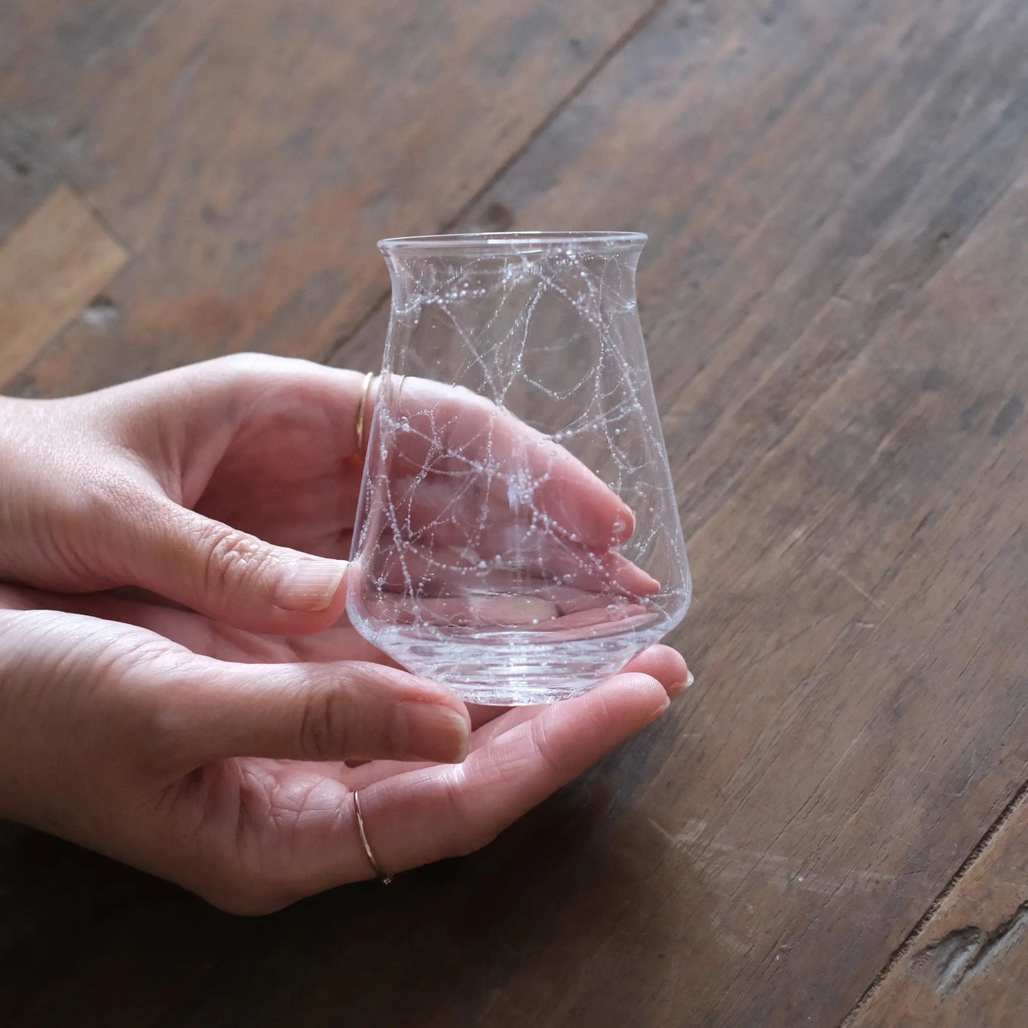 
                  
                    contour glass clear (S)
                  
                