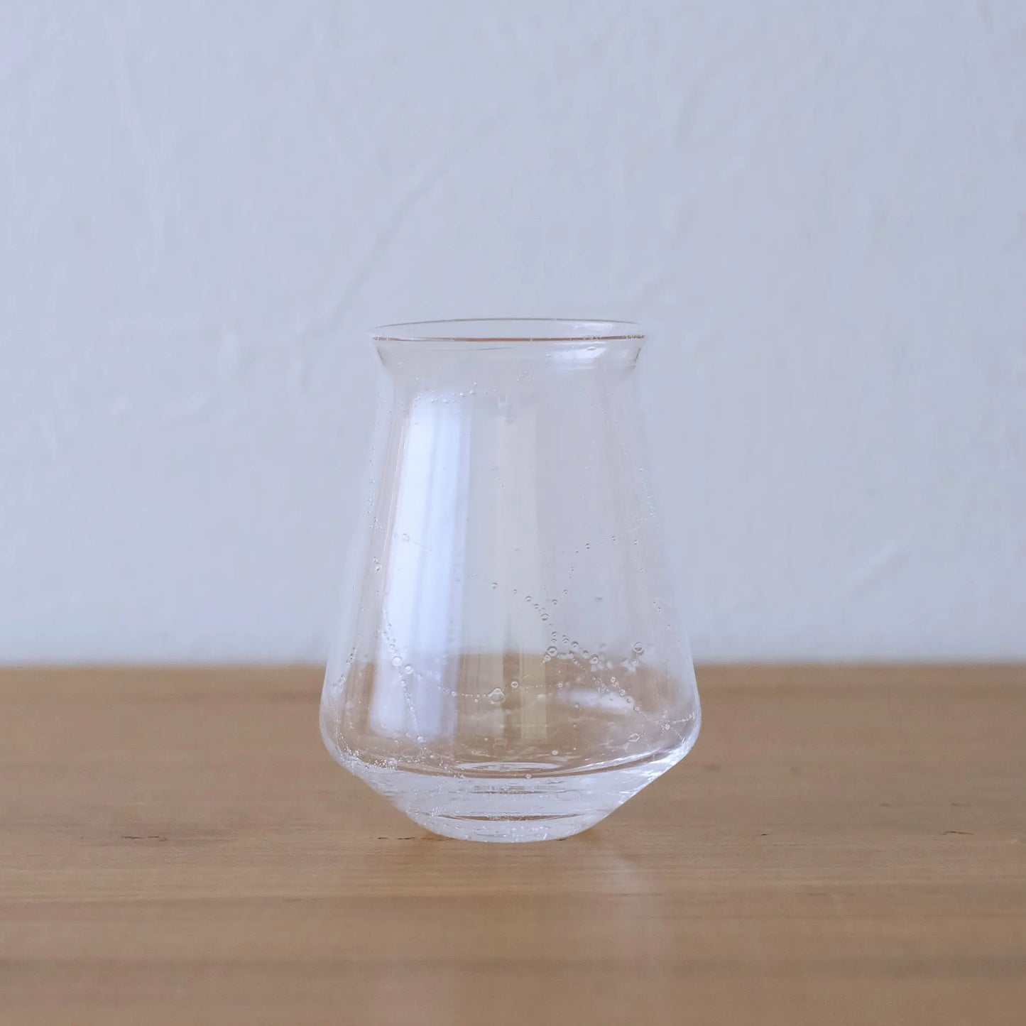 
                  
                    contour glass clear (S)
                  
                