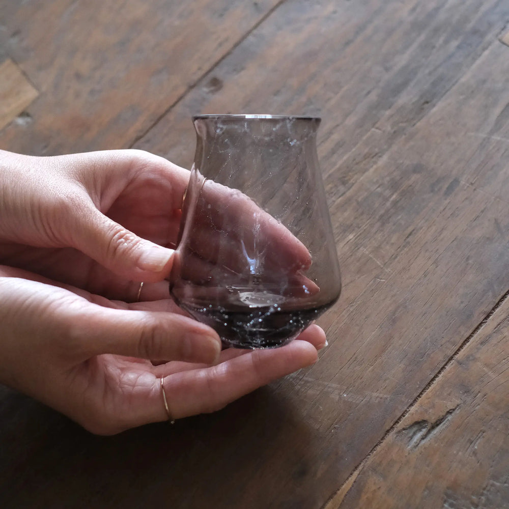 
                  
                    contour glass gray (S)
                  
                