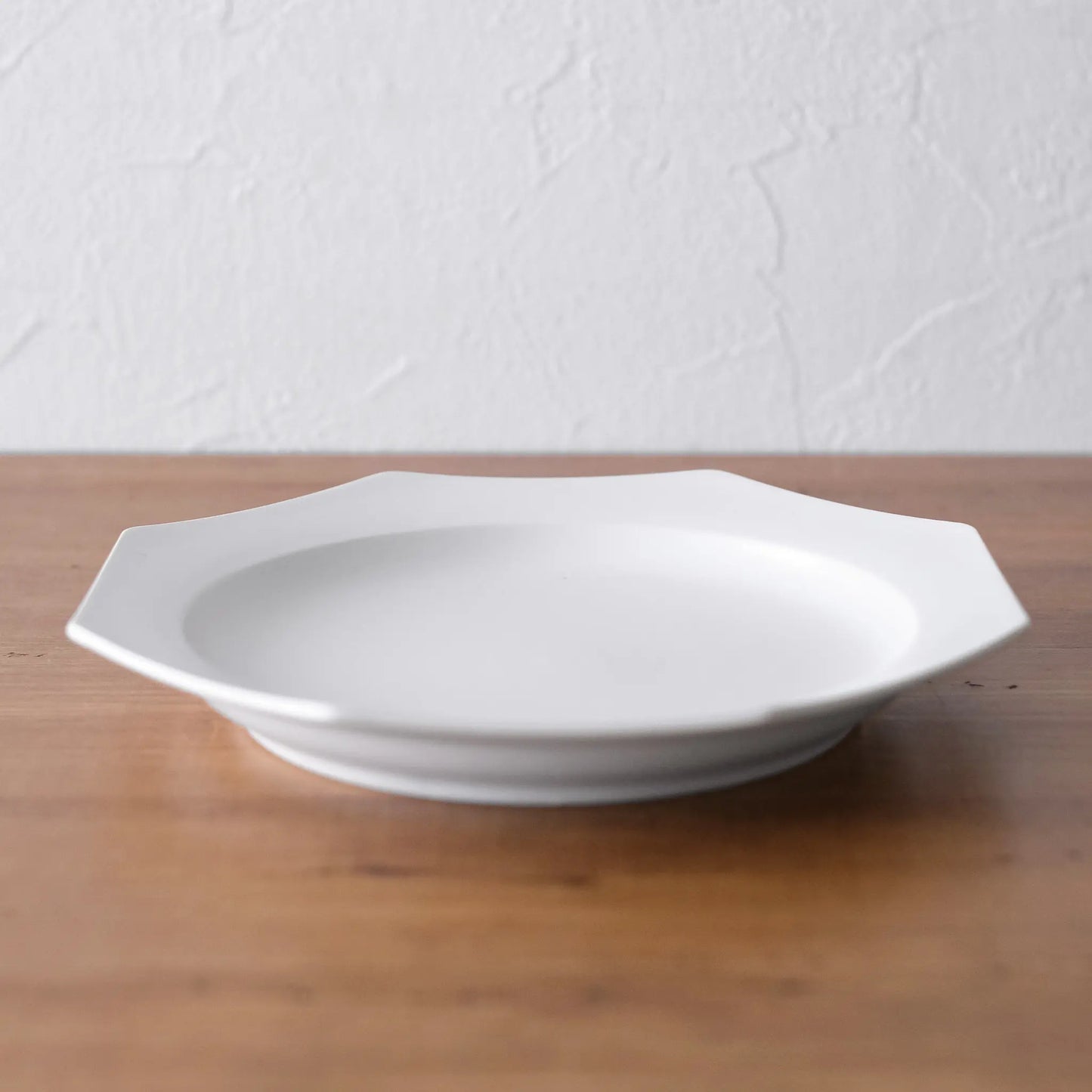 
                  
                    Utsugi Rim Octagonal Plate (Matte/21cm)
                  
                