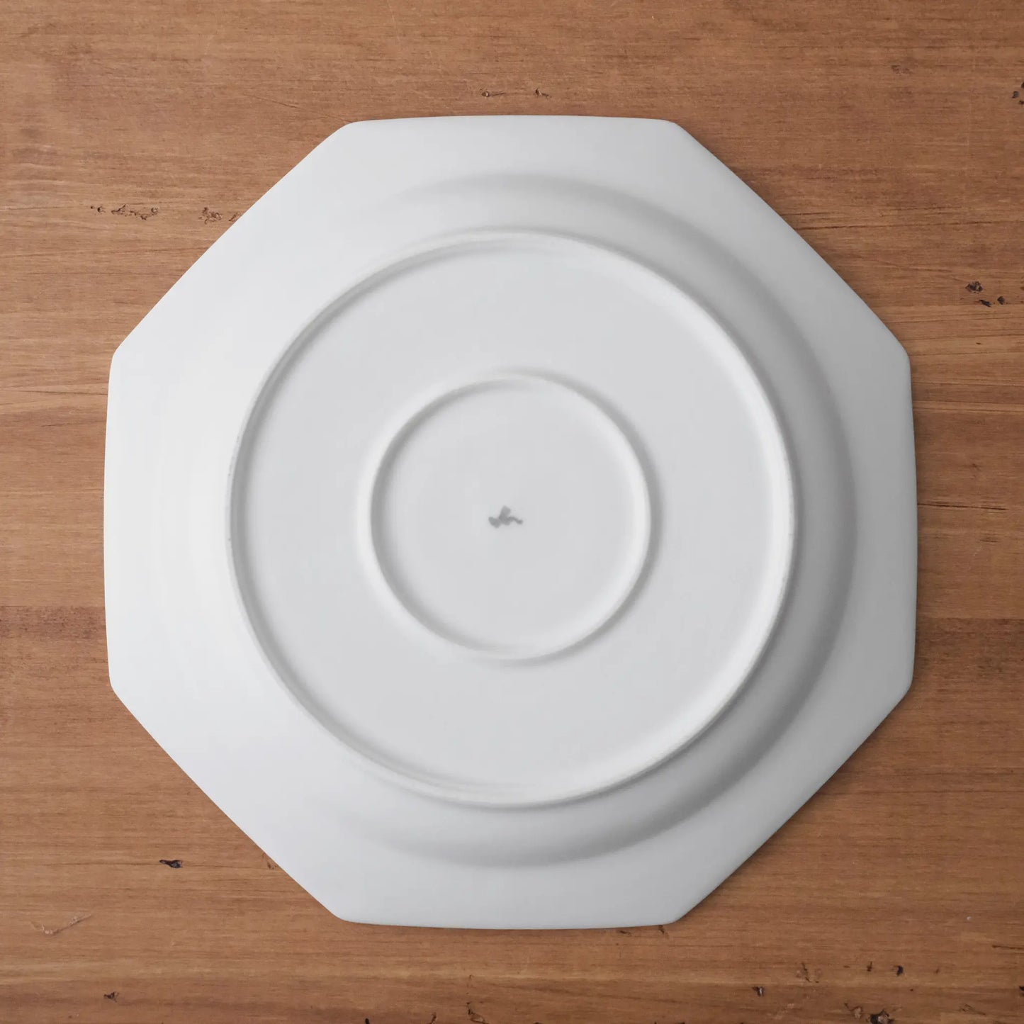 
                  
                    Utsugi Rim Octagonal Plate (Matte/21cm)
                  
                