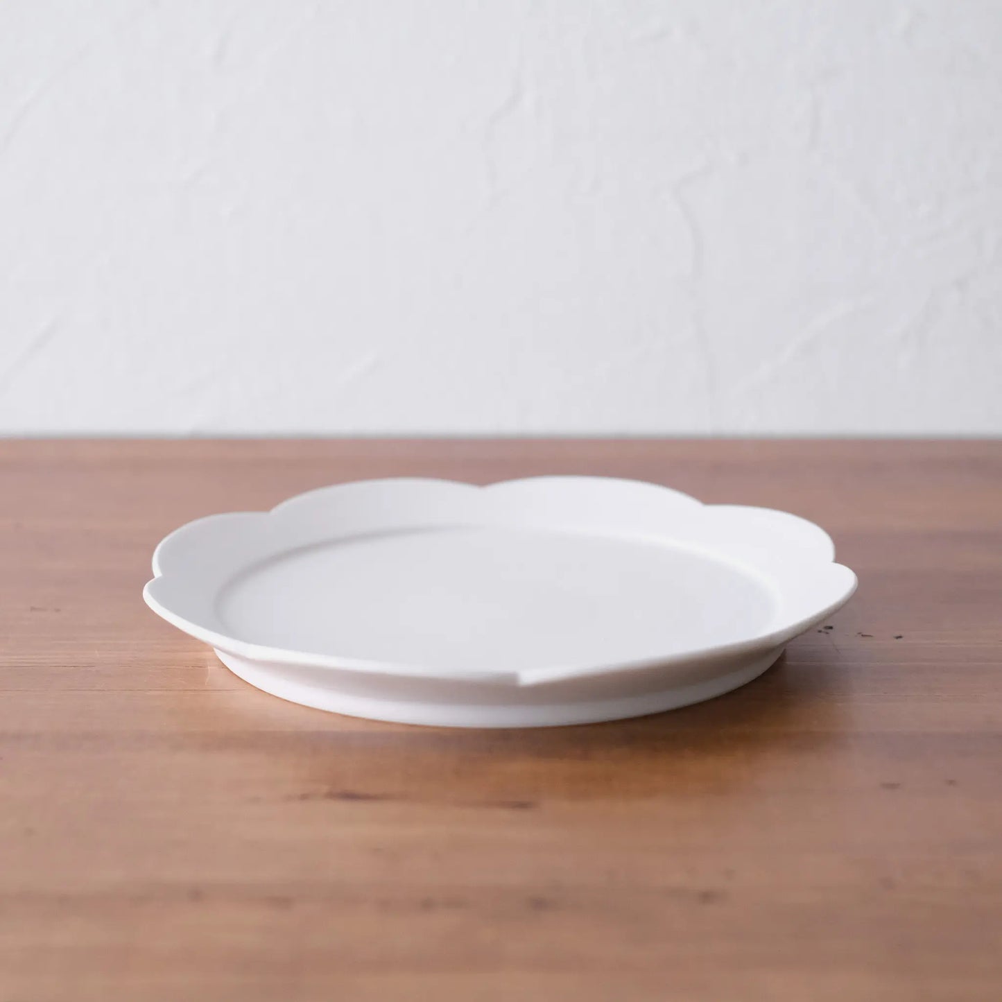 
                  
                    Utsugi Rinka Rim Plate (Matte / 18cm)
                  
                