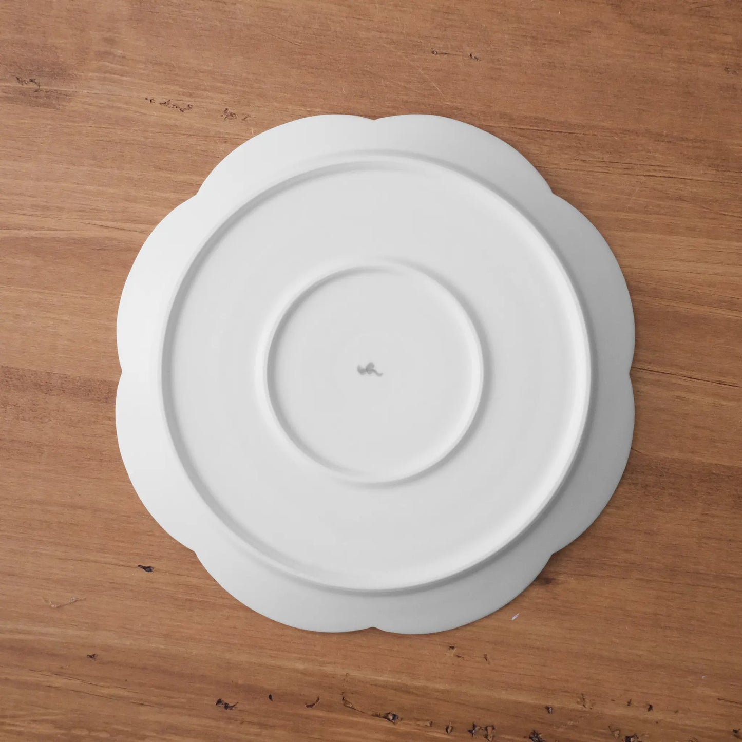 
                  
                    Utsugi Rinka Rim Plate (Matte / 18cm)
                  
                