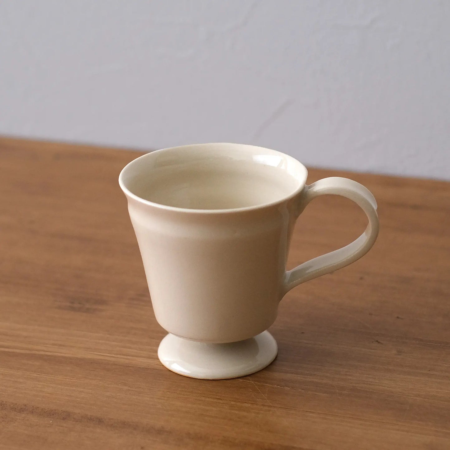 
                  
                    Footed mug
                  
                