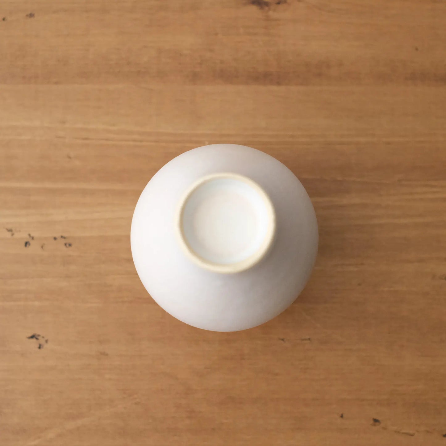 
                  
                    Single-flower vase
                  
                