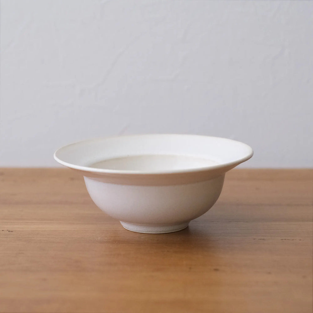 Straw Hat Pot (White)