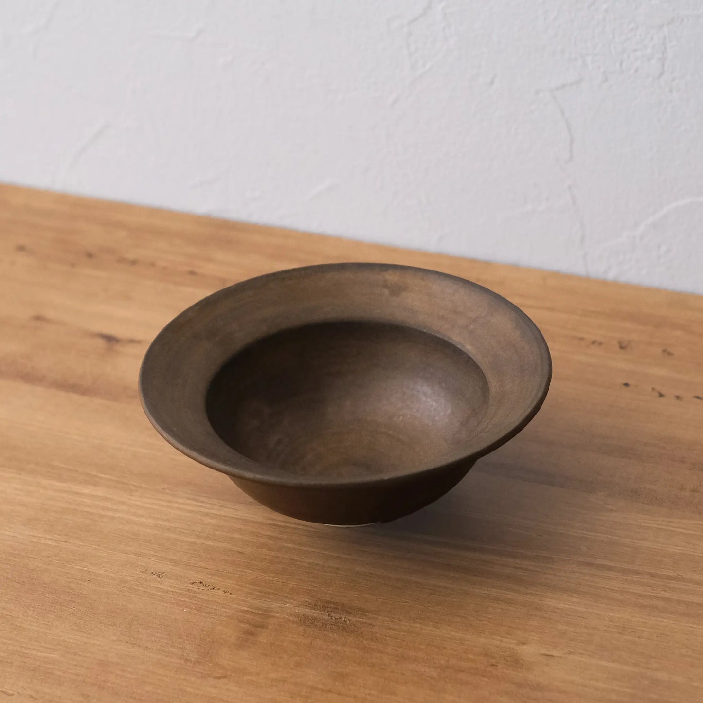 
                  
                    Straw Hat Pot (Bronze)
                  
                