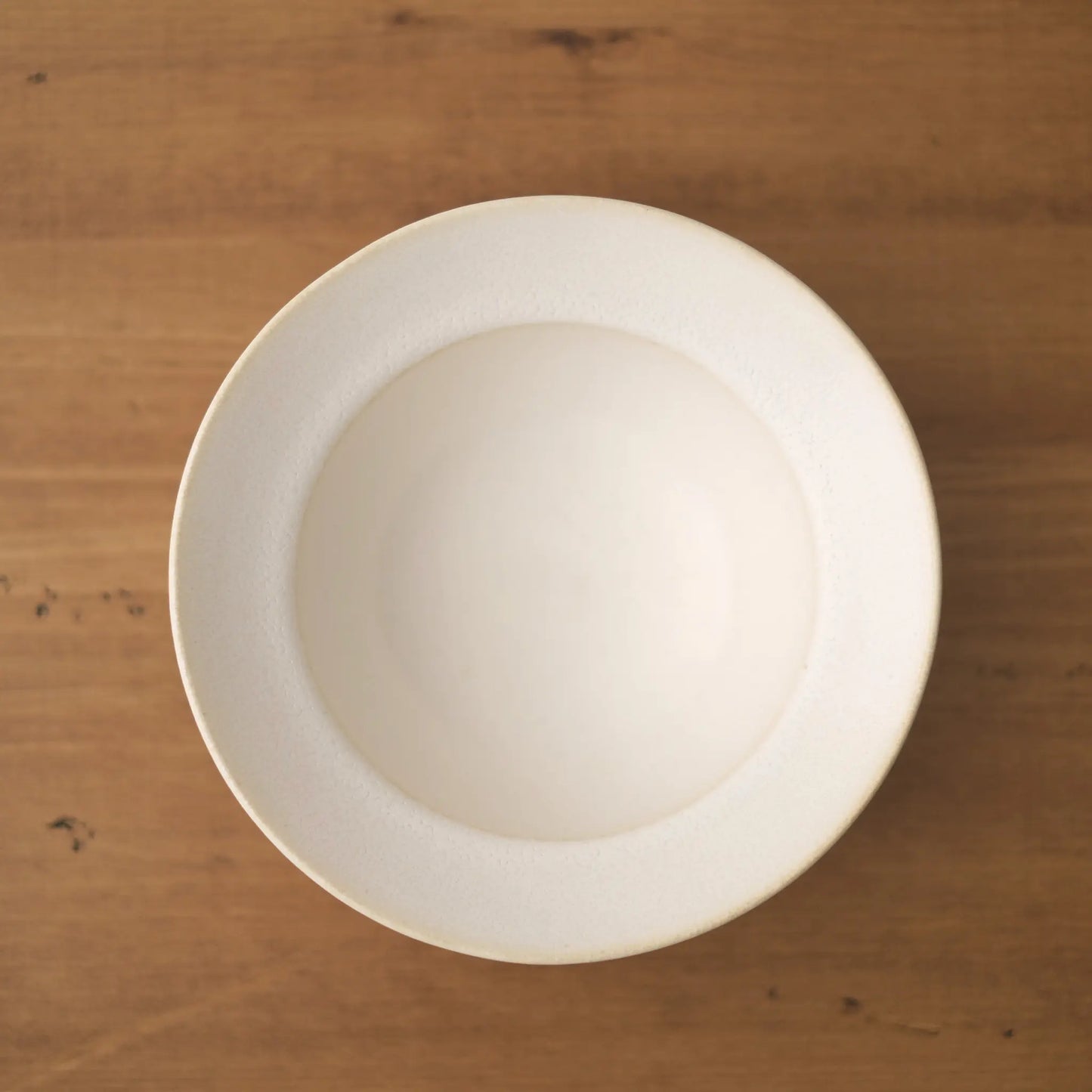 
                  
                    Straw Hat Pot (White)
                  
                