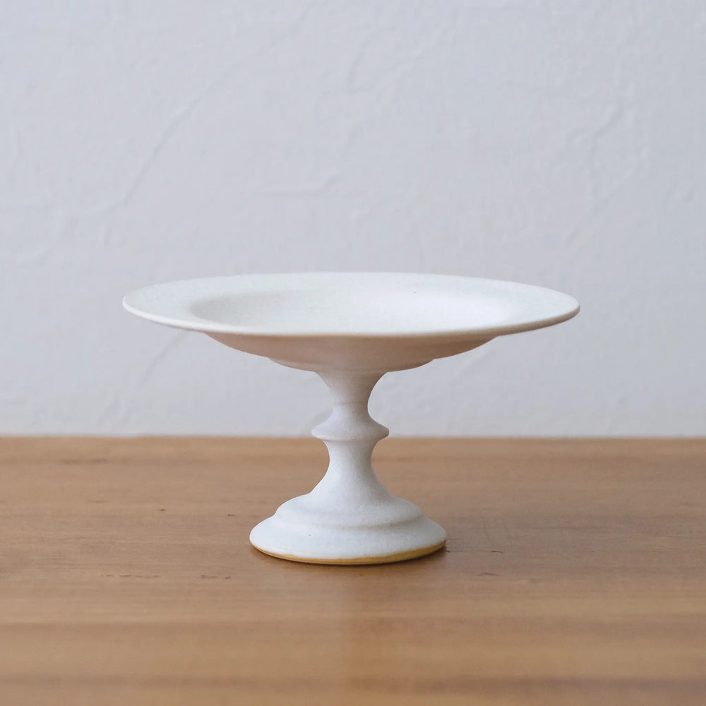 Rimmed compote dish