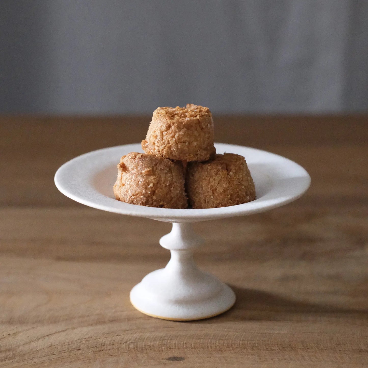 
                  
                    Rimmed compote dish
                  
                