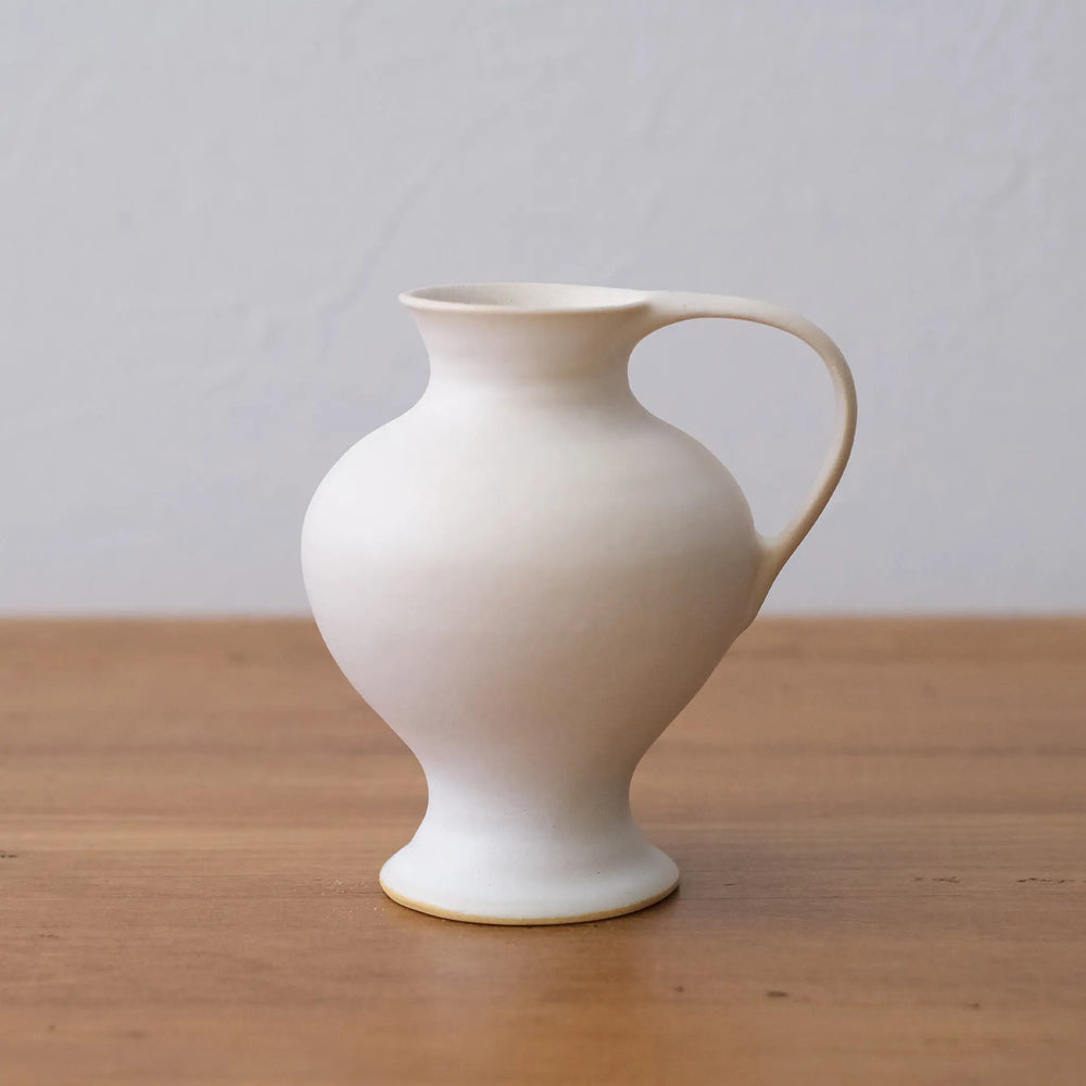 Small vase, white (A)