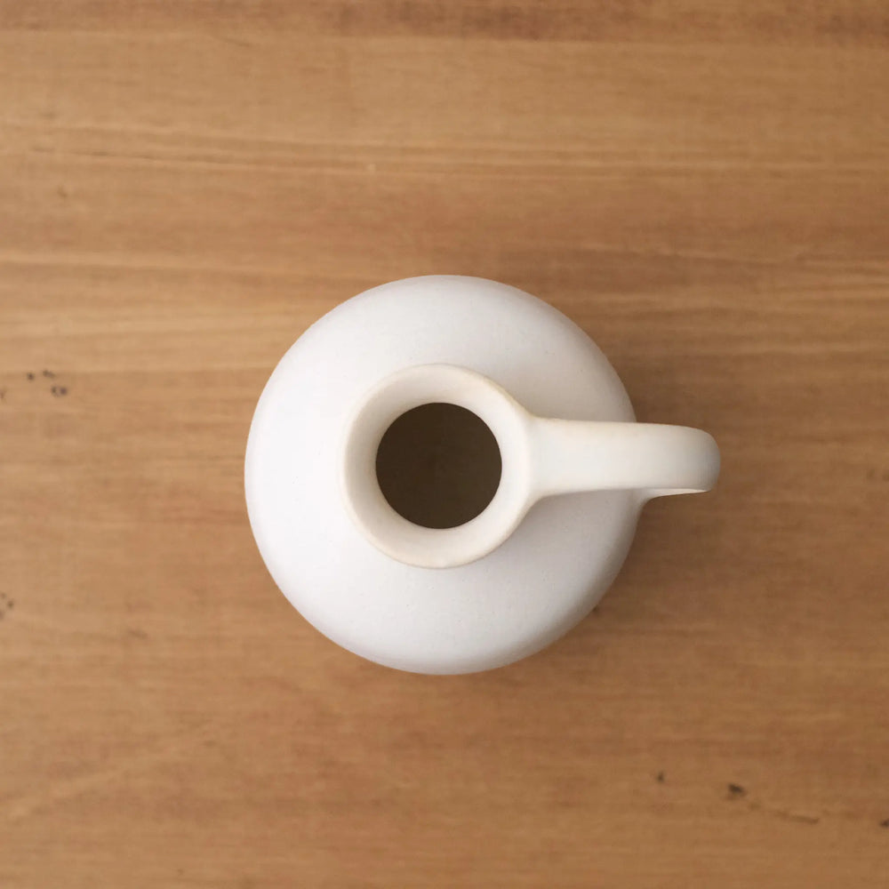 
                  
                    Small vase, white (D)
                  
                