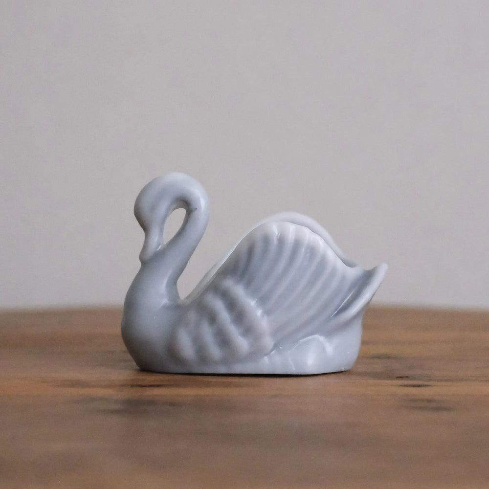 
                  
                    スワン蝋燭 (グレー)
                  
                