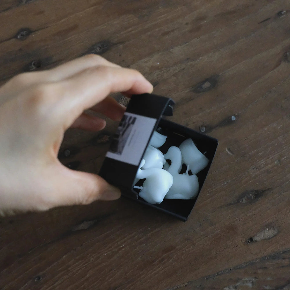 
                  
                    ミニスワン蝋燭 5個入り
                  
                