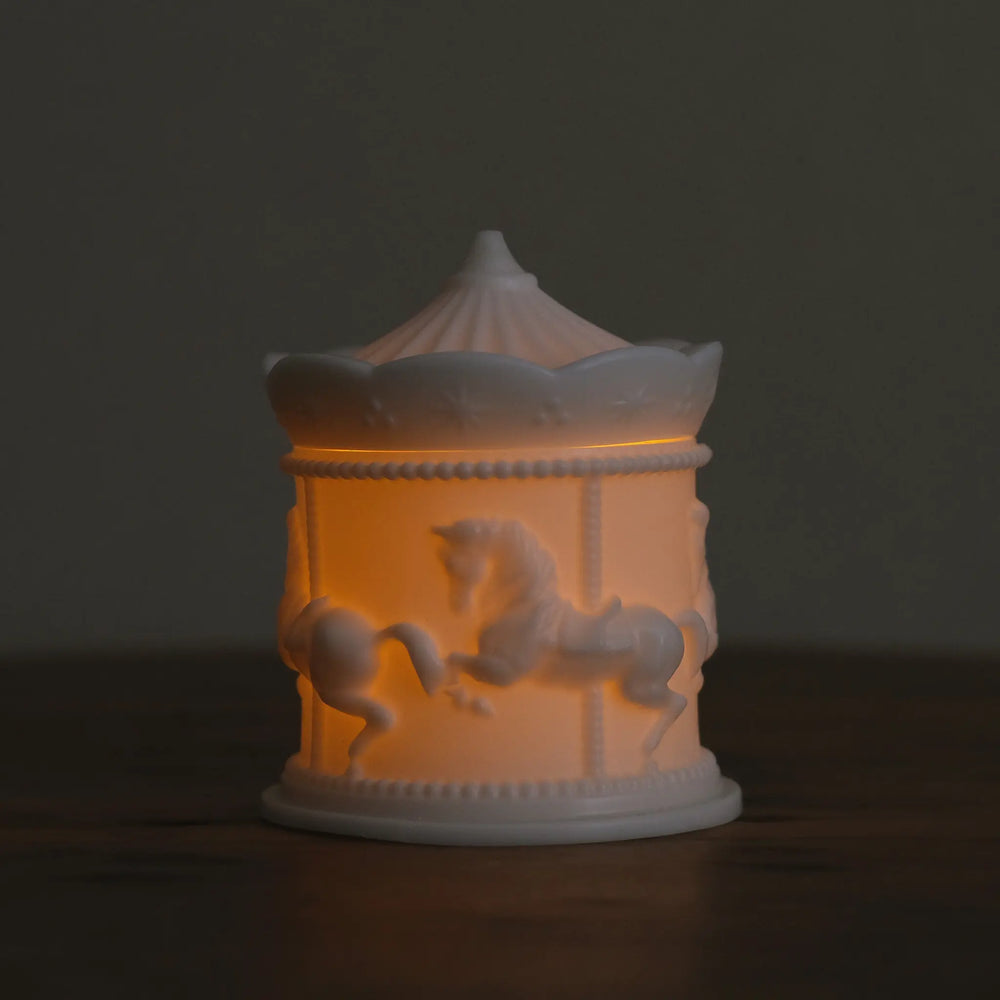 
                  
                    メリーゴーランド ランタン (白)
                  
                