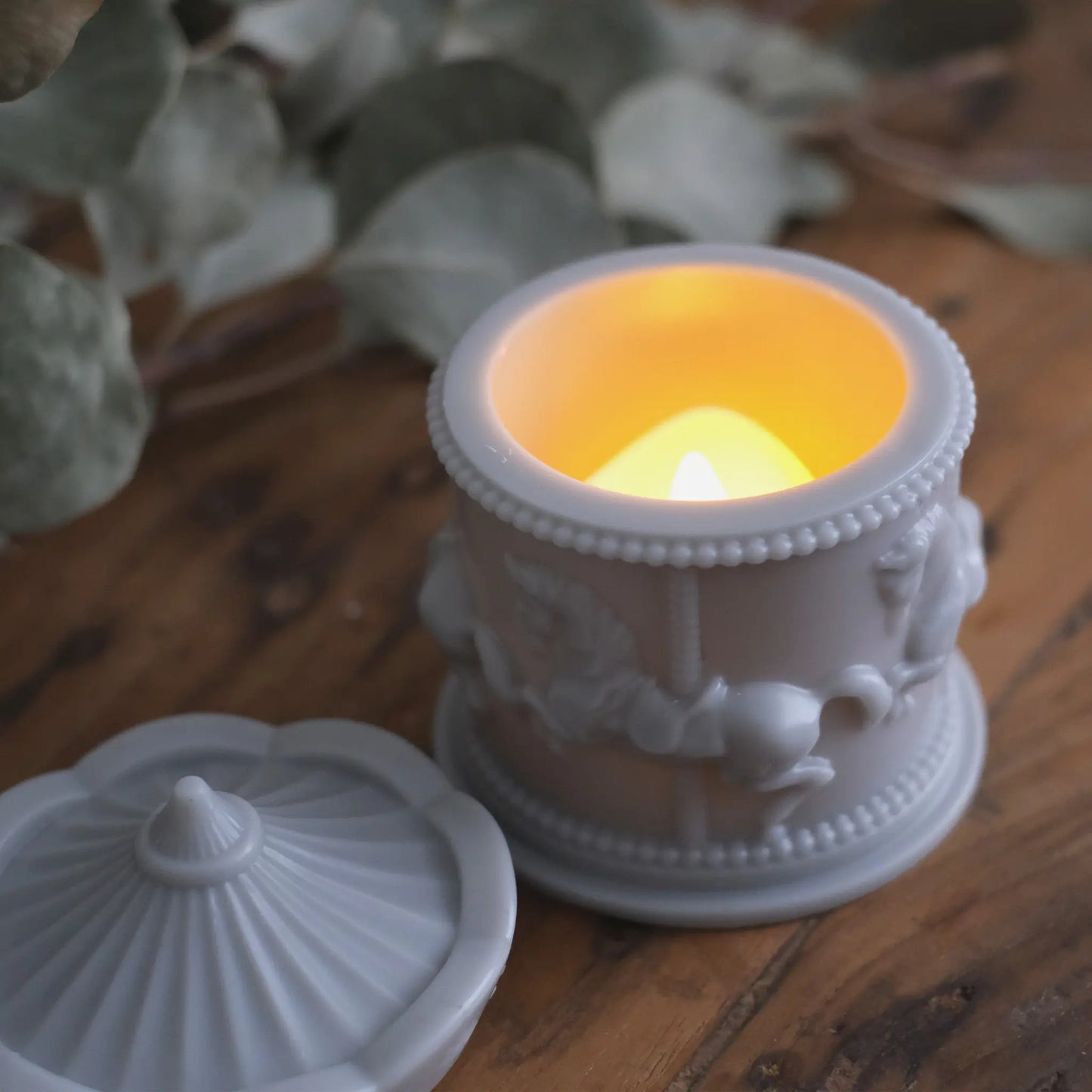 
                  
                    メリーゴーランド ランタン (グレー)
                  
                