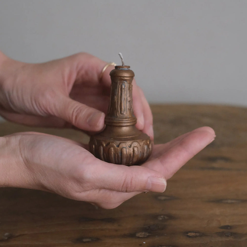 
                  
                    シャンデリアパーツ蝋燭 (ゴールド)
                  
                