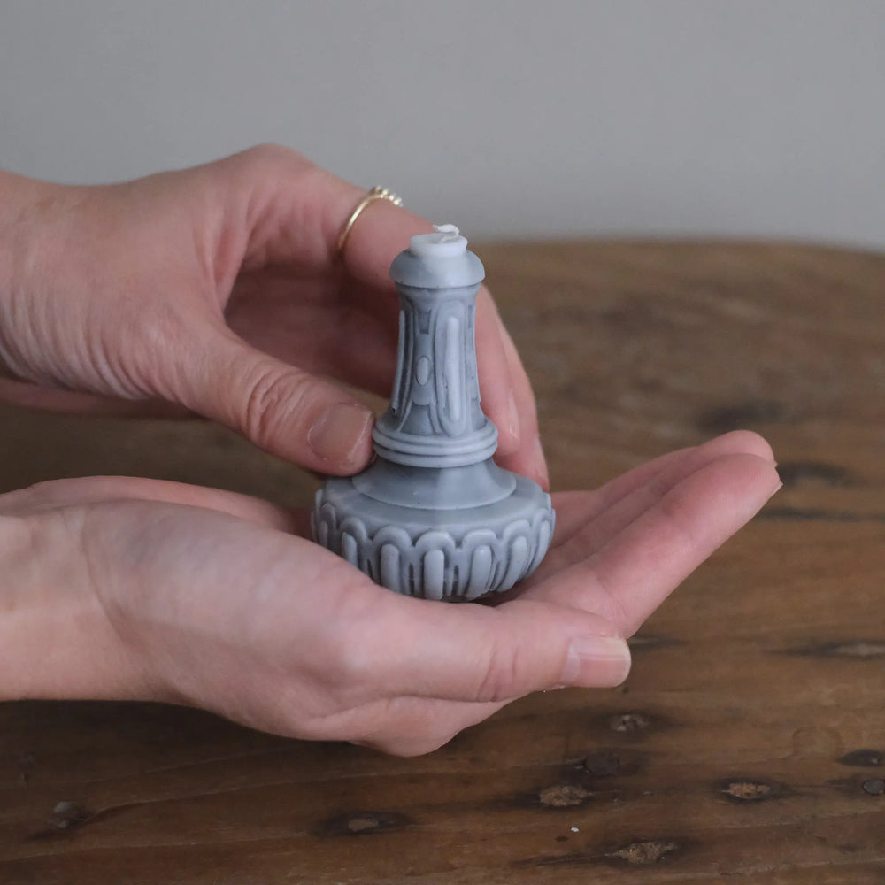 
                  
                    シャンデリアパーツ蝋燭 (グレー)
                  
                