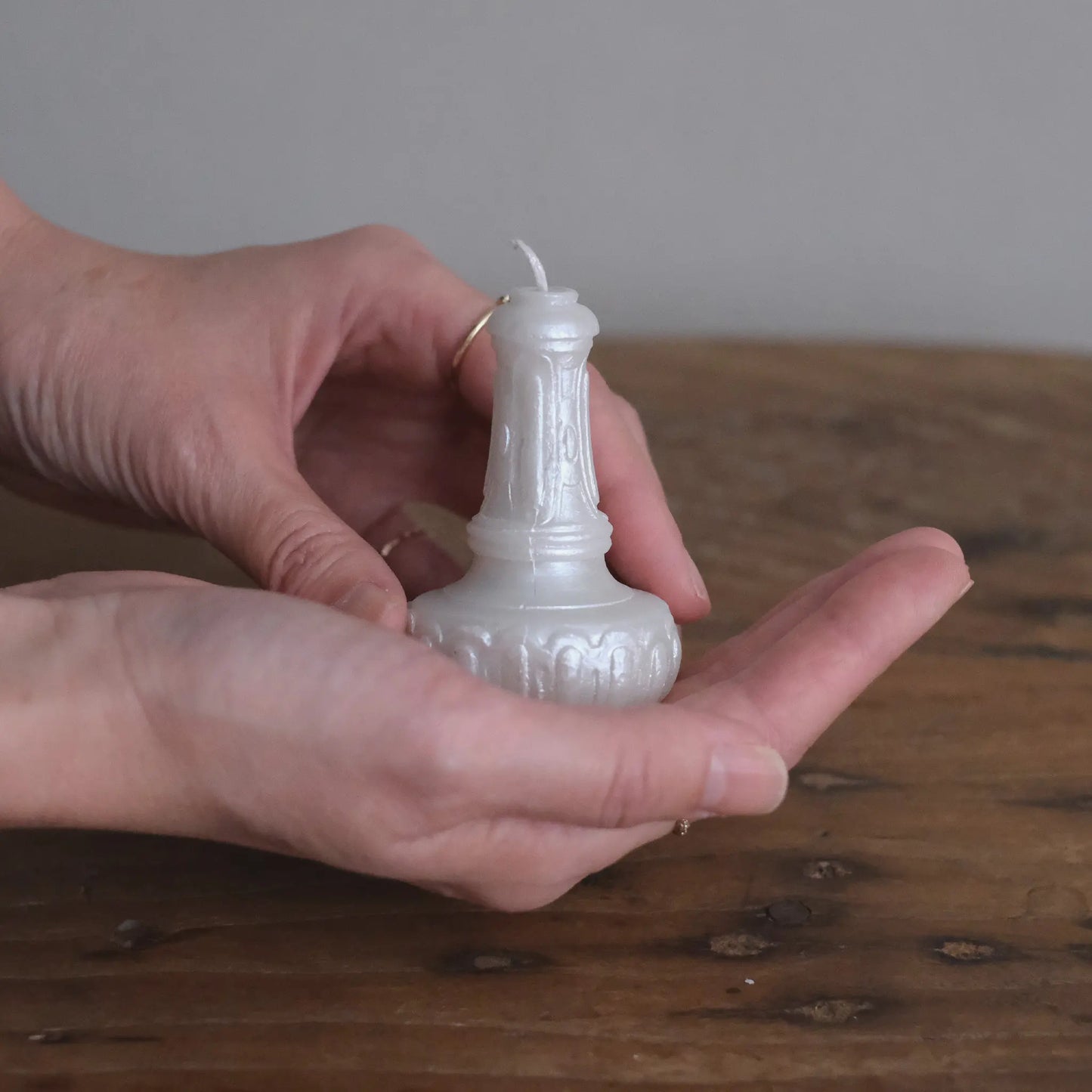 
                  
                    シャンデリアパーツ蝋燭(白)
                  
                