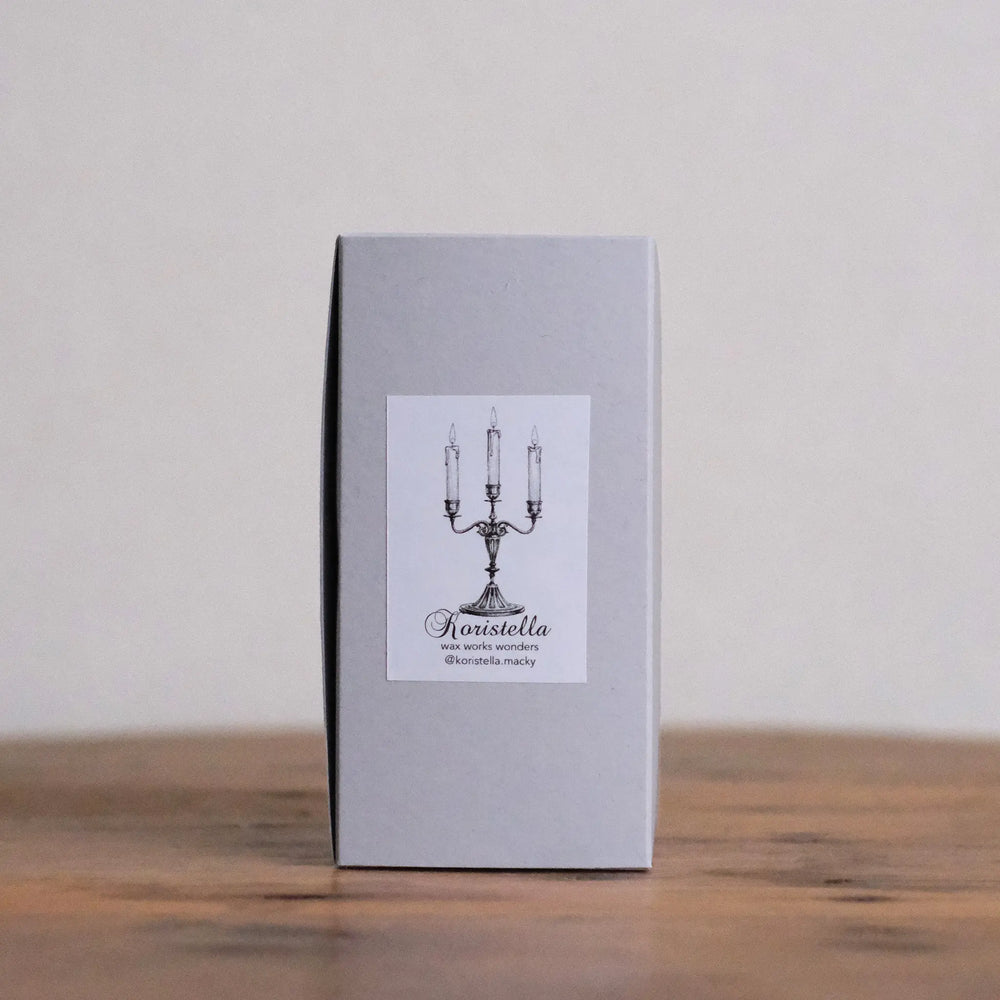 
                  
                    燭台と蝋燭10本セット
                  
                