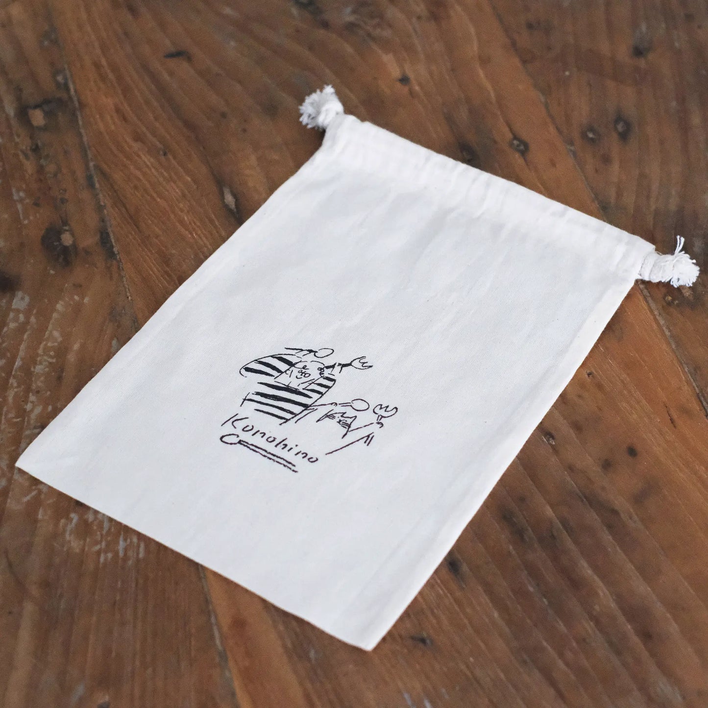 
                  
                    巾着(めがねさんとねこ)
                  
                