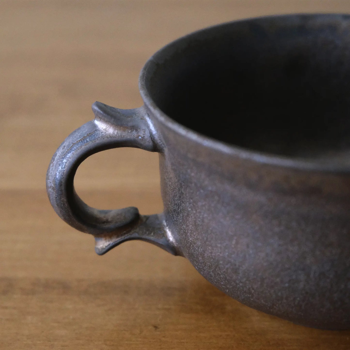 
                  
                    コーヒーカップ (ブロンズ)
                  
                