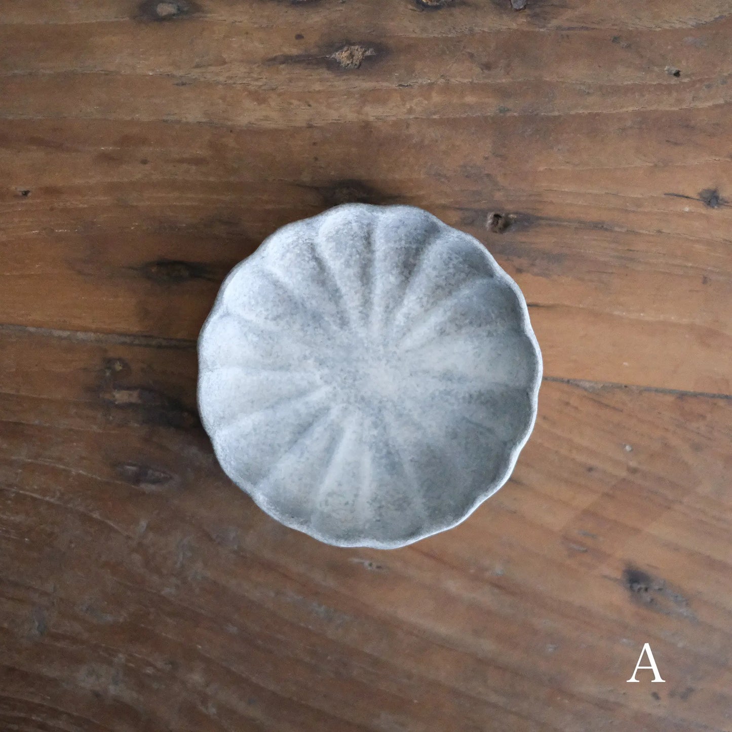 
                  
                    floral rim plate
                  
                
