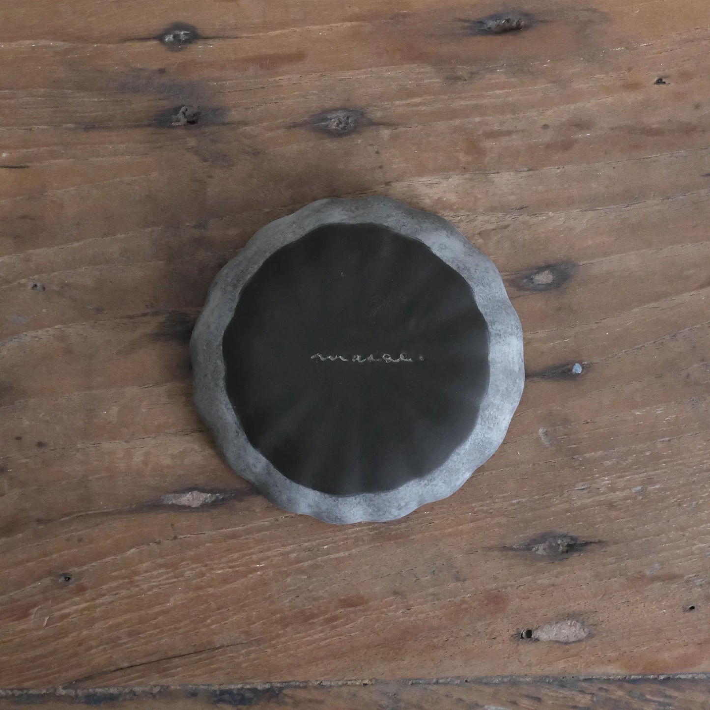 
                  
                    floral rim plate
                  
                