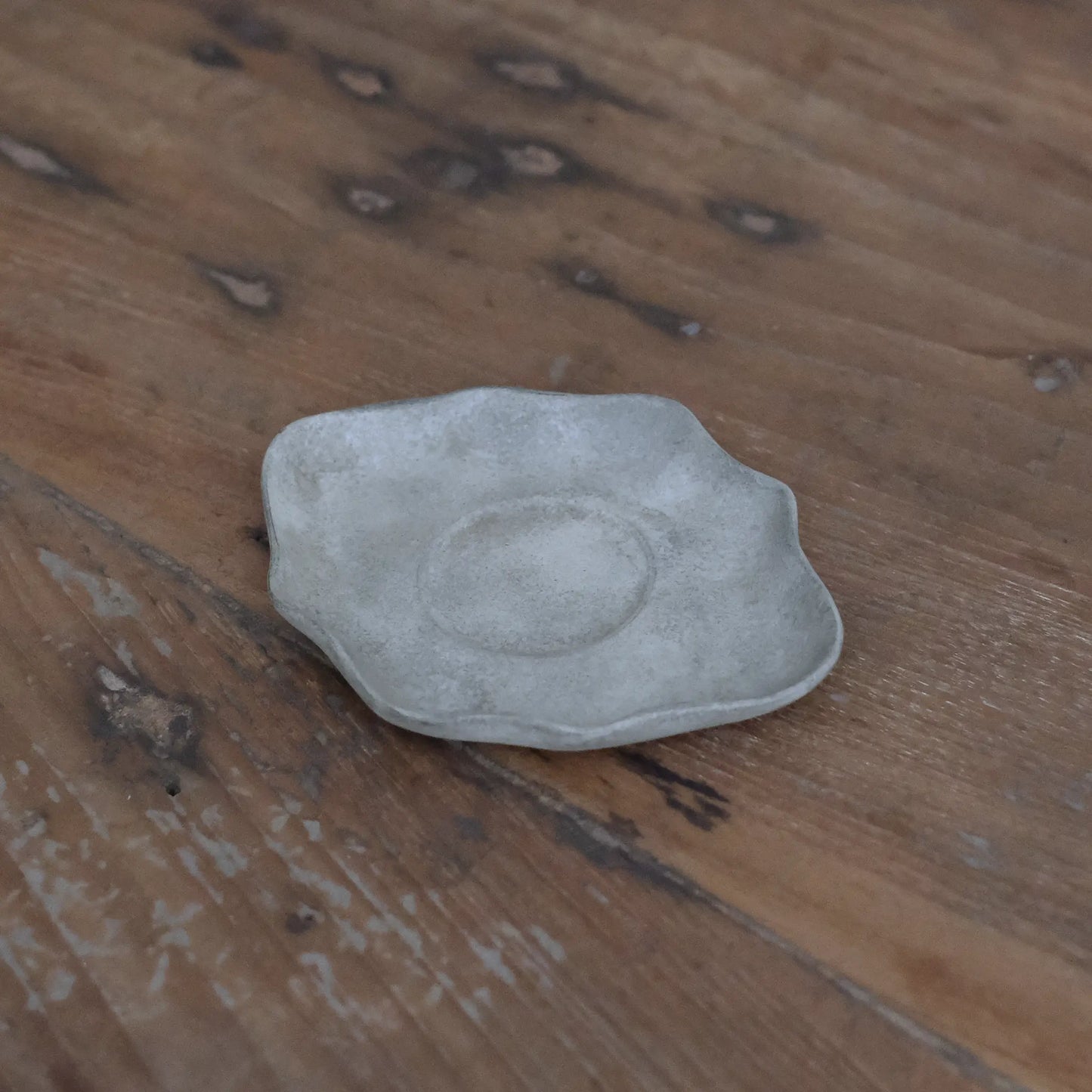 
                  
                    茶托
                  
                