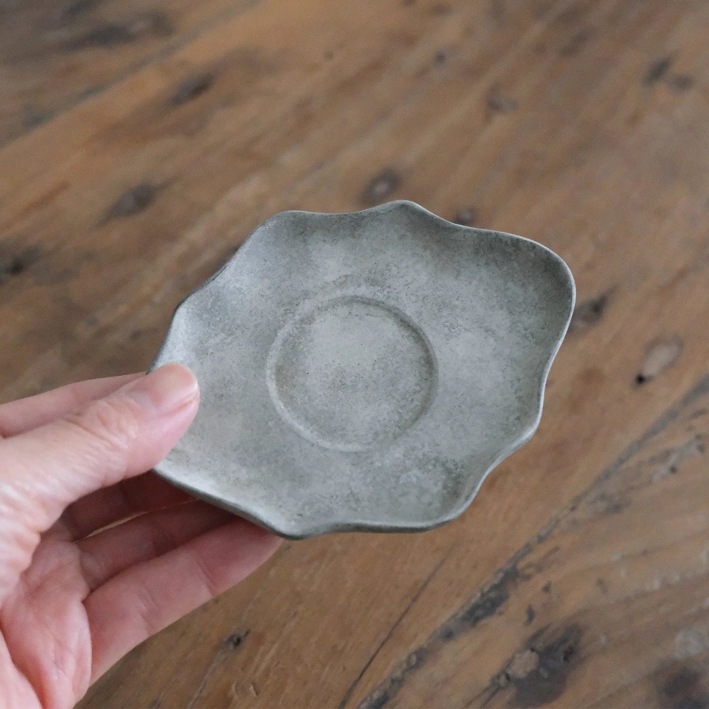 
                  
                    茶托
                  
                