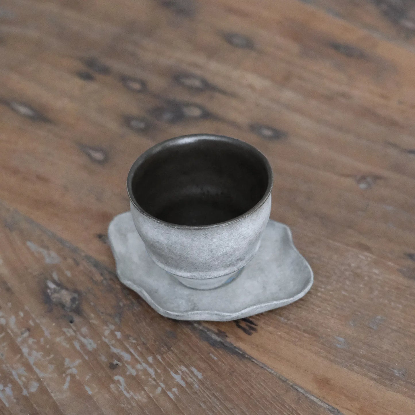 
                  
                    茶托
                  
                