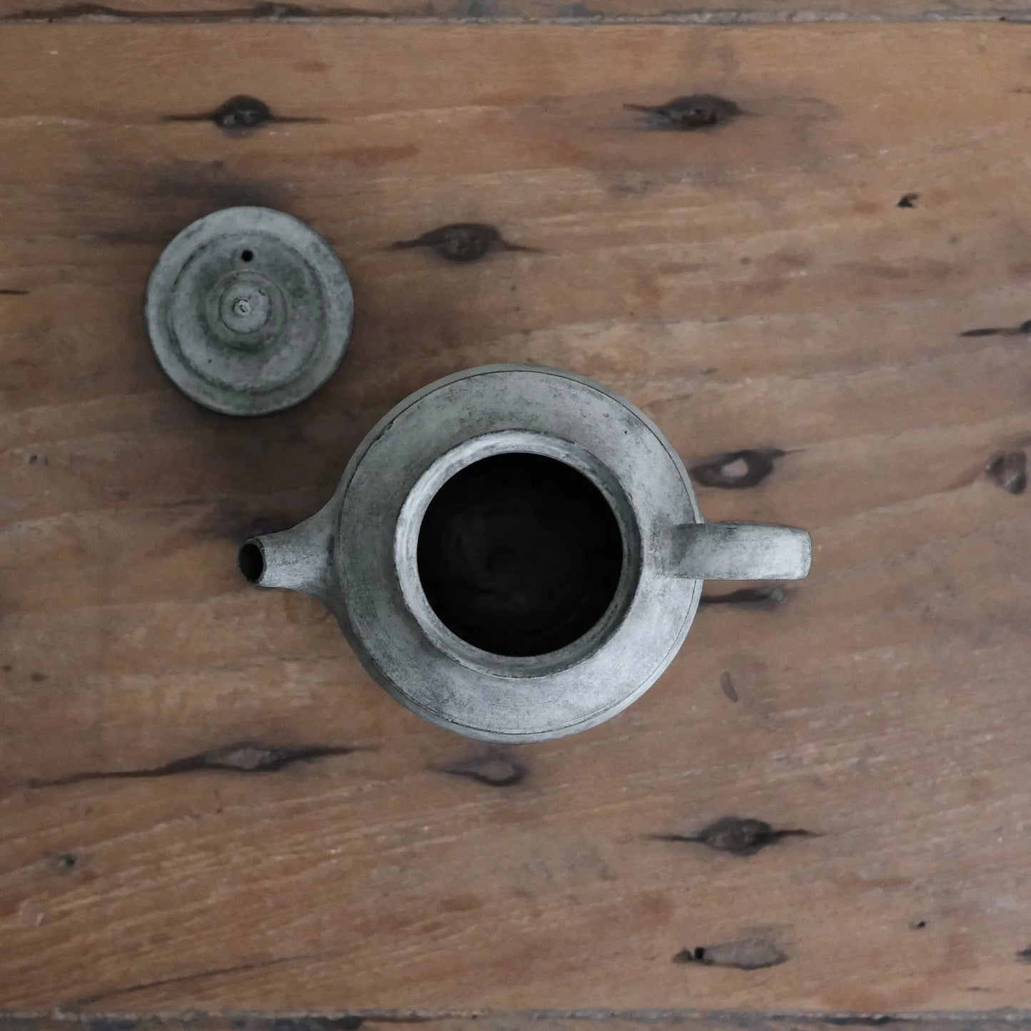 
                  
                    Teapot (S)
                  
                