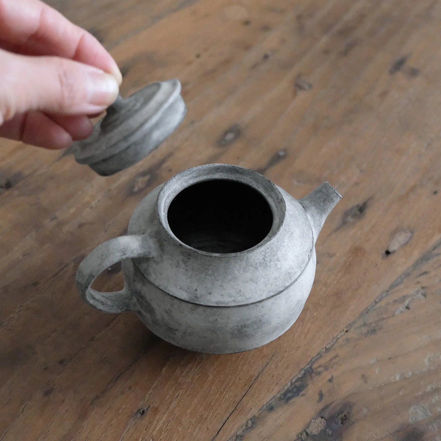 
                  
                    Teapot (S)
                  
                