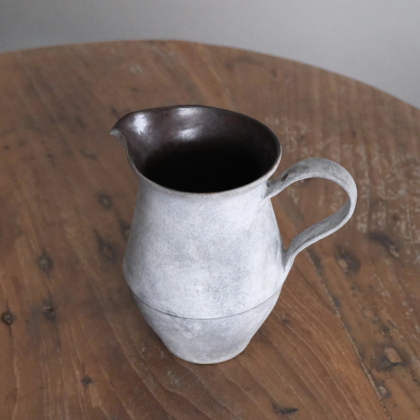 
                  
                    Pitcher
                  
                