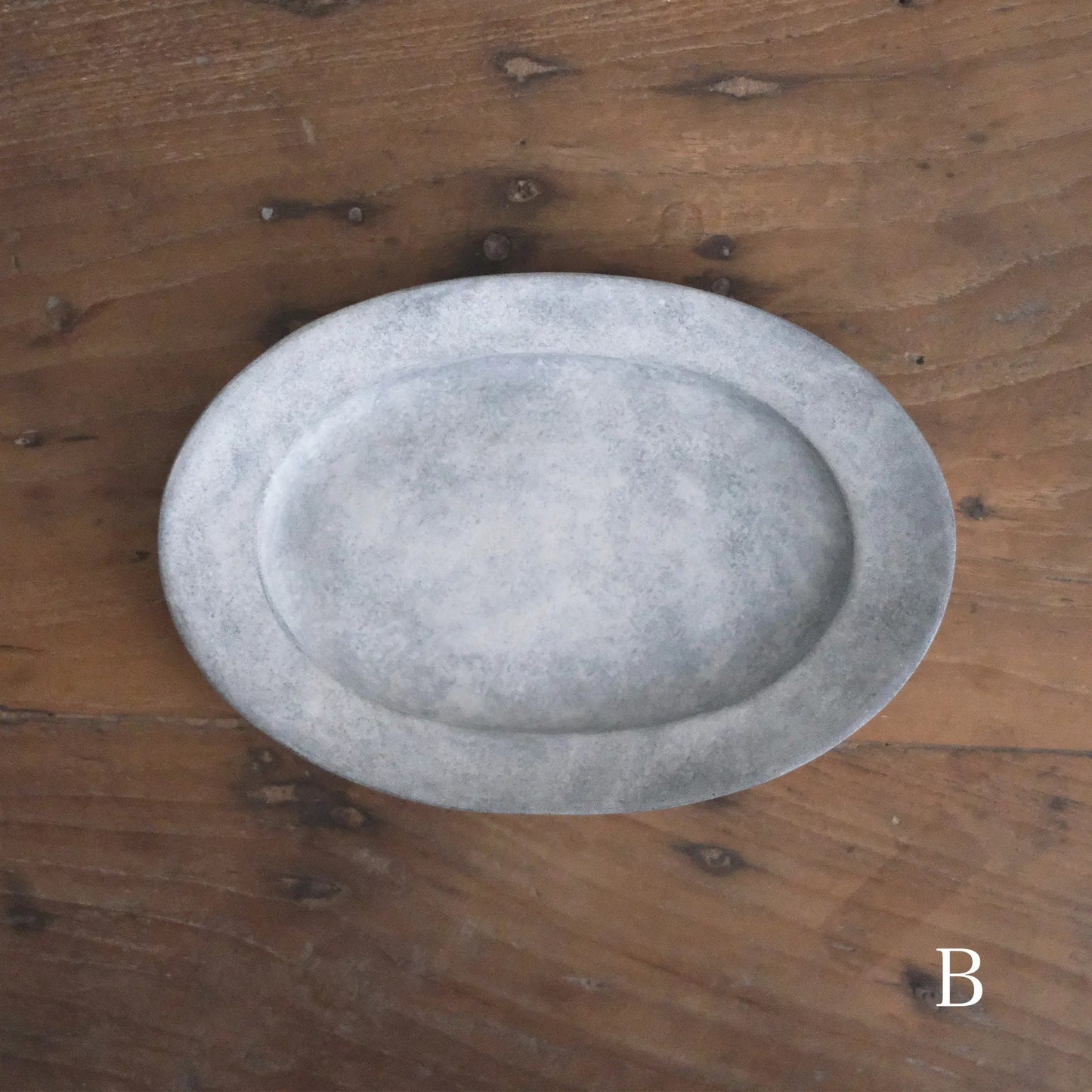 
                  
                    Oval-plate (M)
                  
                